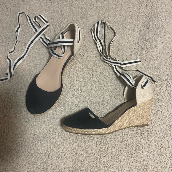 🌸 Joe Fresh 🌸 summer wedge sandals - Picture 2 of 9